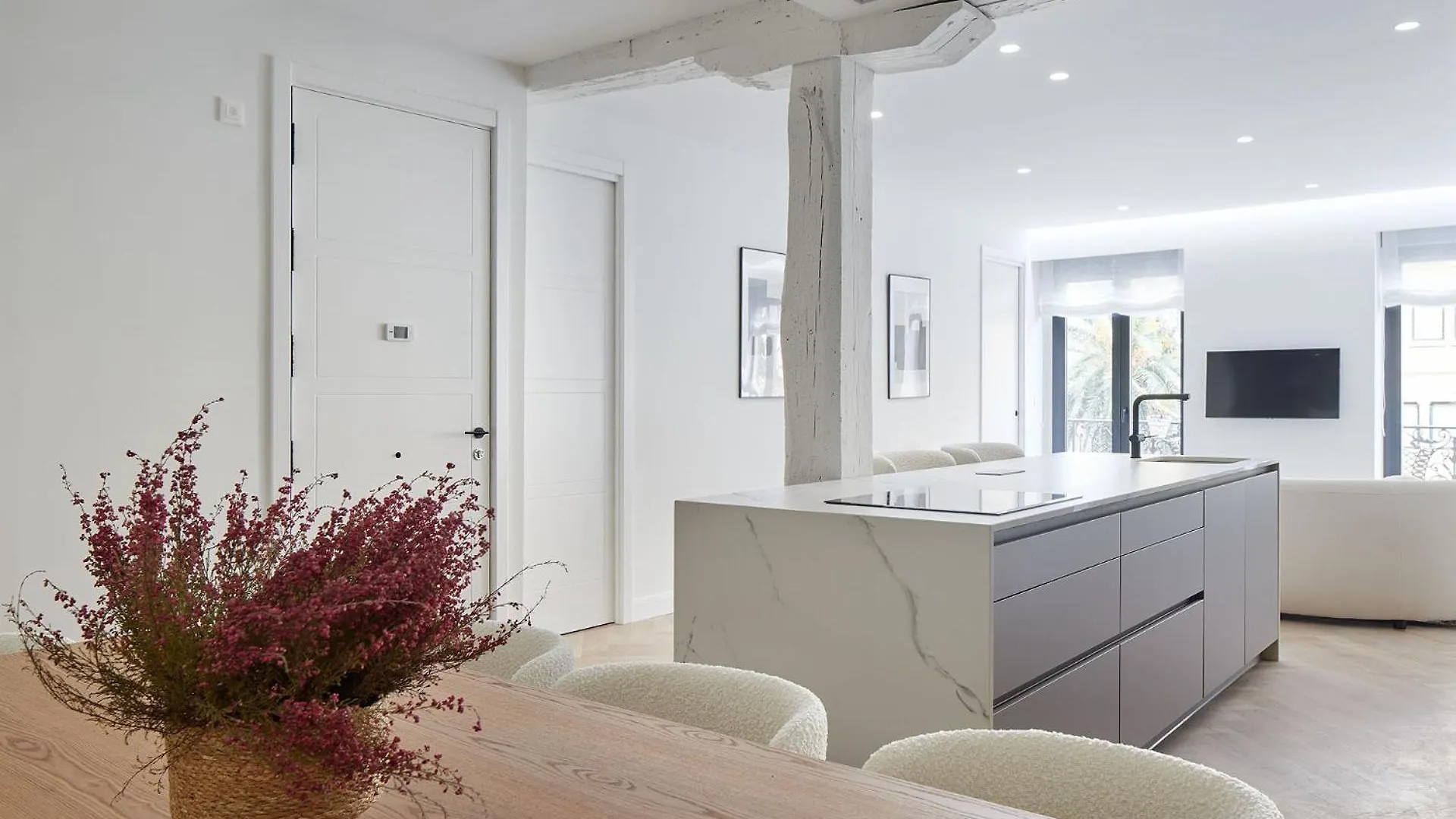 Apartment The Rentals Collection - Opera San Sebastian Spain