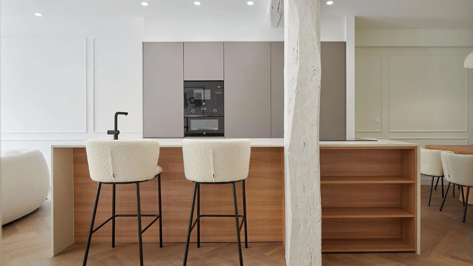 Apartment The Rentals Collection - Opera San Sebastian